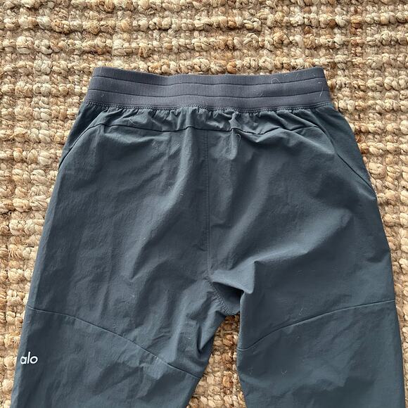 Alo Yoga Co-Op Pant – Women’s XS – Anthracite (Charcoal) – Retail $138 - Picture 8 of 11